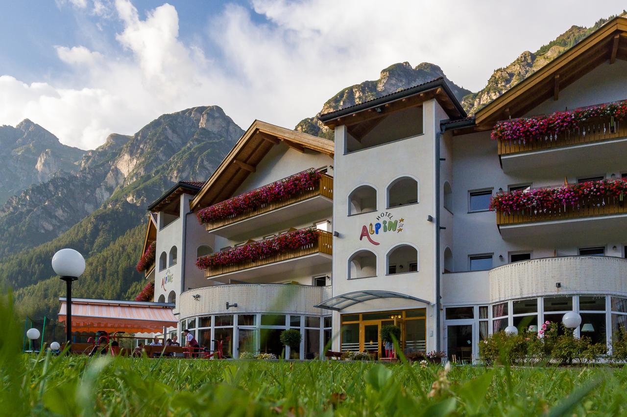 Hotel Alpin คอลเลอิซาร์โค ภายนอก รูปภาพ