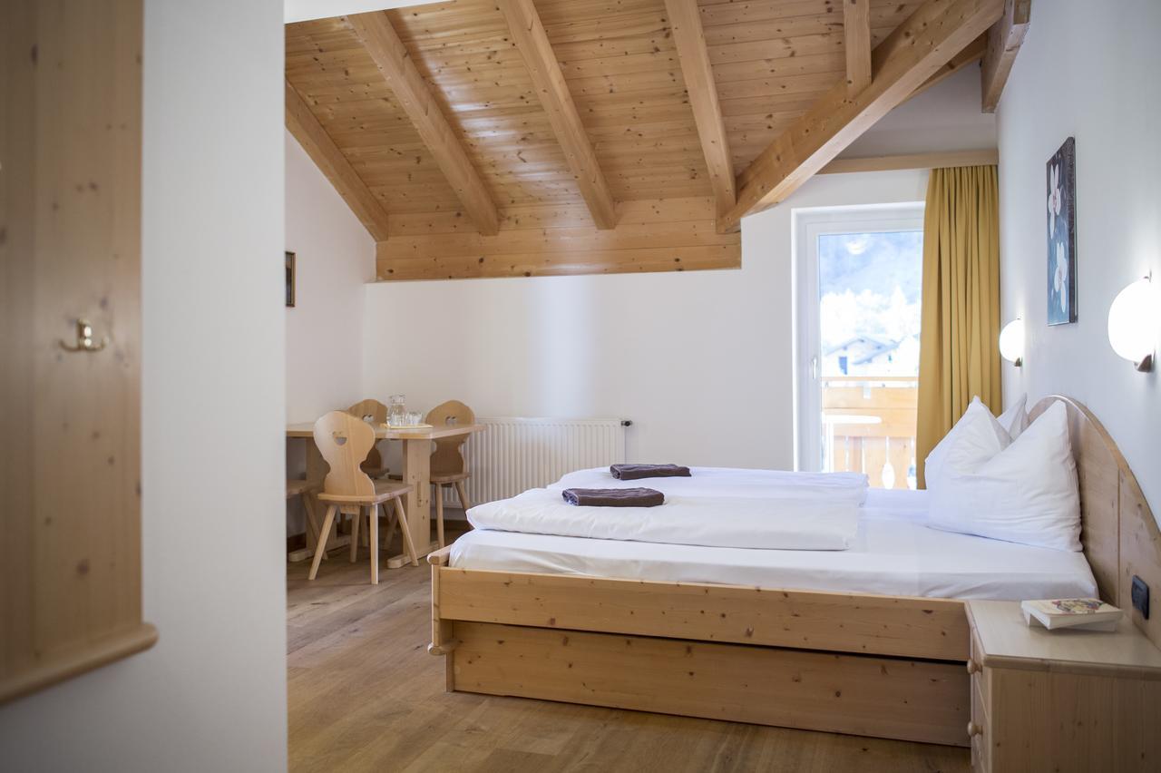 Hotel Alpin คอลเลอิซาร์โค ภายนอก รูปภาพ