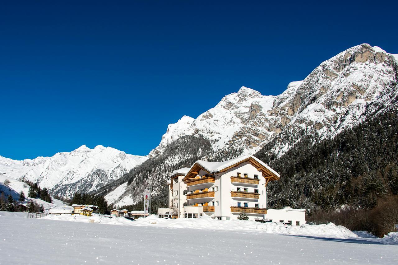 Hotel Alpin คอลเลอิซาร์โค ภายนอก รูปภาพ