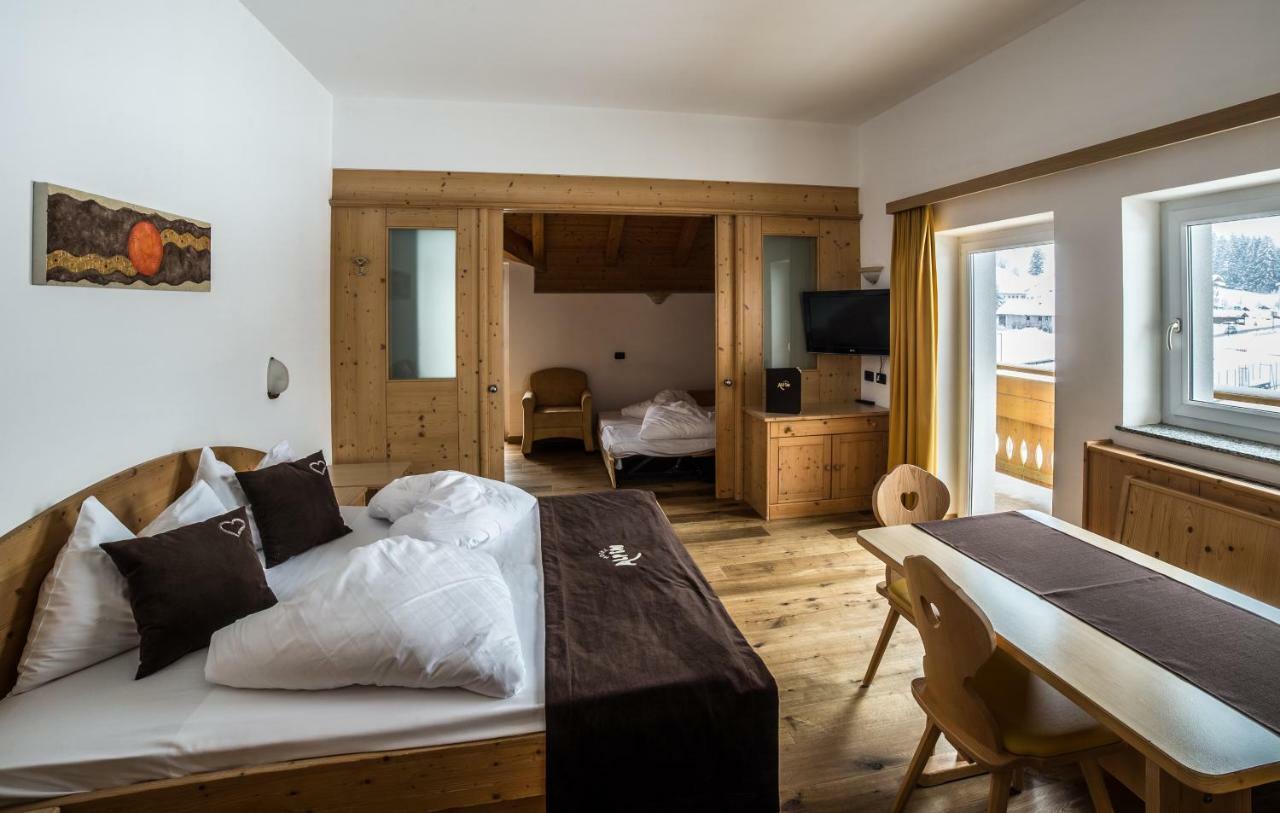 Hotel Alpin คอลเลอิซาร์โค ภายนอก รูปภาพ